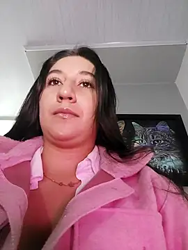 Snapshot of LunaBaby- chatting on September 20, 2025, 11:04 am LunaBaby- online show from September 20, 2025, 11:04 am