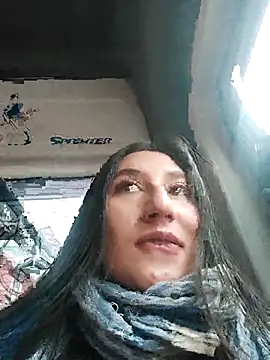 Snapshot of LunaBaby- chatting on October 5, 2025, 12:07 pm LunaBaby- online show from October 5, 2025, 12:07 pm