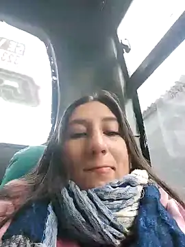 Snapshot of LunaBaby- chatting on October 6, 2025, 12:06 pm LunaBaby- online show from October 6, 2025, 12:06 pm