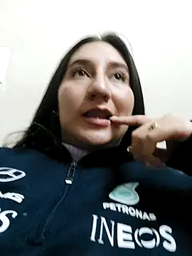 Snapshot of LunaBaby- chatting on October 18, 2025, 12:12 am LunaBaby- online show from October 18, 2025, 12:12 am