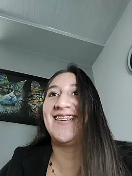 Snapshot of LunaBaby- chatting on October 13, 2025, 11:12 am LunaBaby- online show from October 13, 2025, 11:12 am