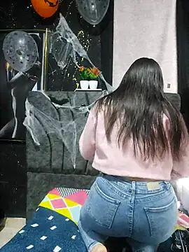 Snapshot of LunaBaby- chatting on October 27, 2025, 11:11 am LunaBaby- online show from October 27, 2025, 11:11 am