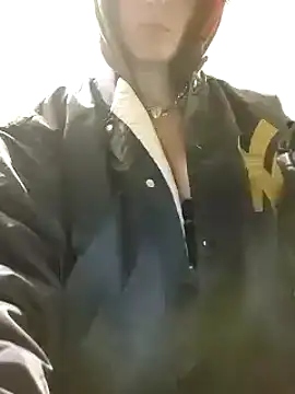 Snapshot of kendrafarq chatting on September 20, 2025, 7:35 am kendrafarq online show from September 20, 2025, 7:35 am