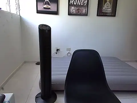 Dollarhot30 online show from September 29, 2025, 1:39 pm