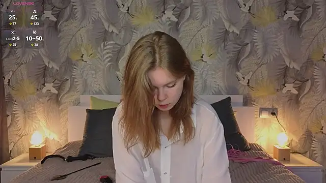 Snapshot of JulietteRain chatting on October 13, 2025, 4:08 pm JulietteRain online show from October 13, 2025, 4:08 pm