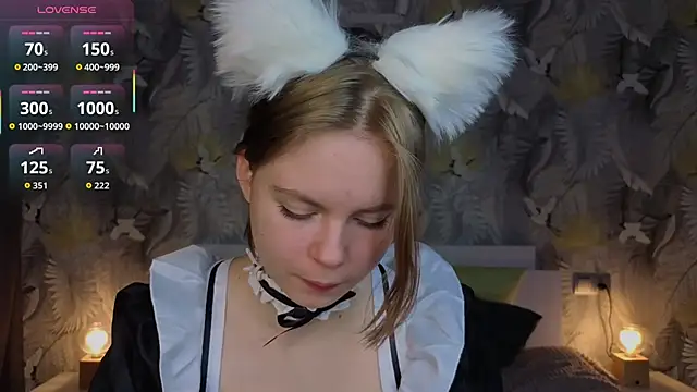 Snapshot of JulietteRain chatting on October 27, 2025, 4:41 pm JulietteRain online show from October 27, 2025, 4:41 pm