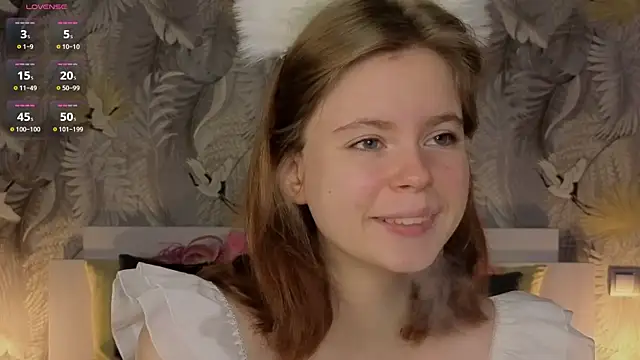 Snapshot of JulietteRain chatting on October 10, 2025, 5:25 pm JulietteRain online show from October 10, 2025, 5:25 pm