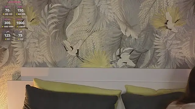 Snapshot of JulietteRain chatting on October 20, 2025, 6:30 pm JulietteRain online show from October 20, 2025, 6:30 pm