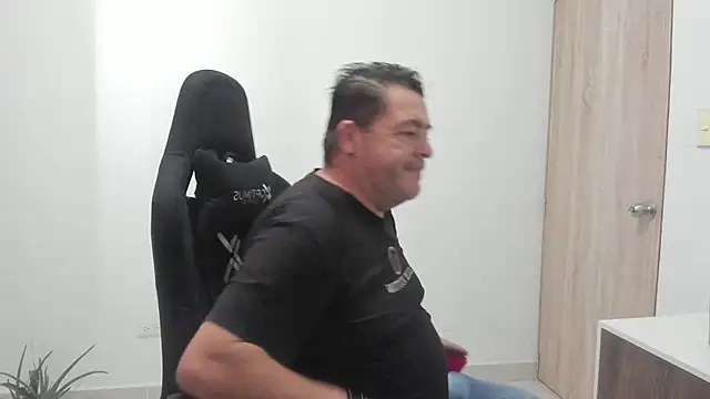 massimo dannger online show from October 28, 2025, 6:40 pm