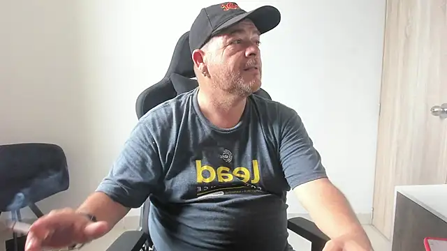 massimo dannger online show from September 16, 2025, 8:54 pm