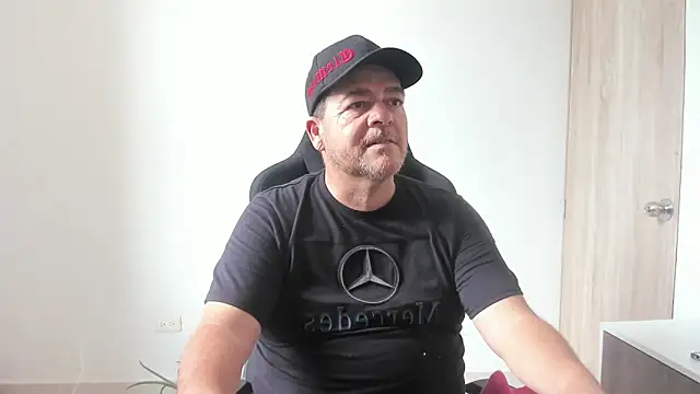 massimo dannger online show from October 6, 2025, 7:36 pm