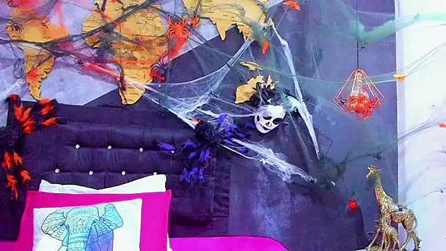 Maiam  Rossi online show from November 20, 2025, 11:44 am