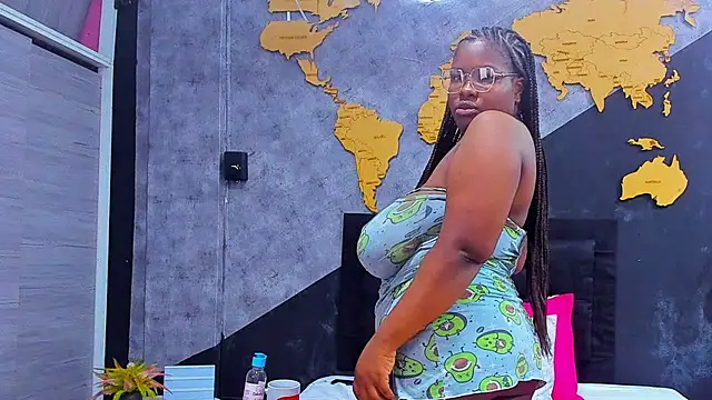 Snapshot of Maiam__Rossi chatting on October 26, 2025, 12:49 pm Maiam  Rossi online show from October 26, 2025, 12:49 pm