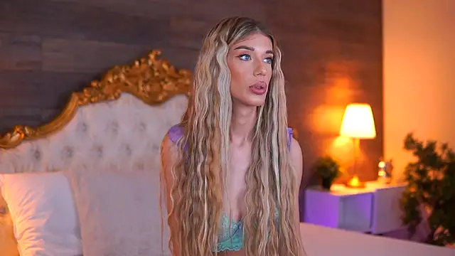 Snapshot of EllieRedd chatting on November 4, 2025, 9:57 am EllieRedd online show from November 4, 2025, 9:57 am