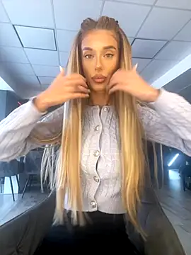 Snapshot of EllieRedd chatting on September 24, 2025, 5:58 am EllieRedd online show from September 24, 2025, 5:58 am