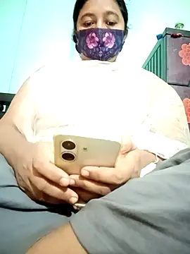 jenyfer709 online show from February 12, 2026, 4:01 am