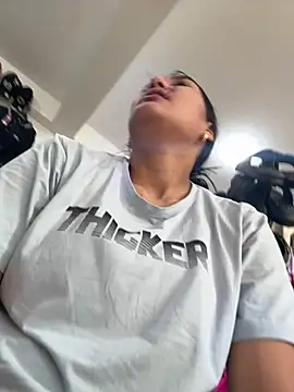 burbuja02 online show from April 17, 2026, 2:53 pm