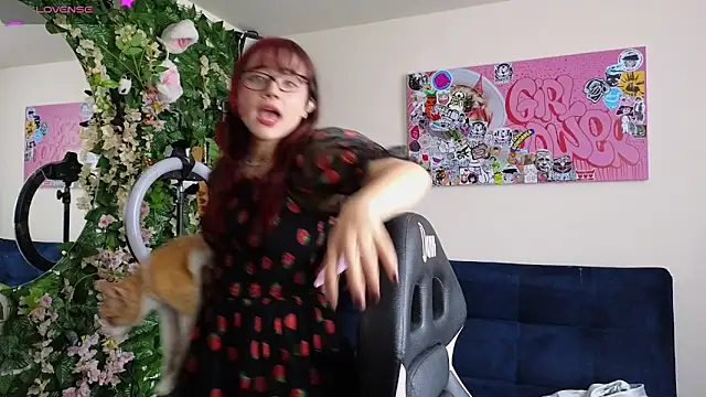 MiaVelvetDoll online show from February 12, 2026, 5:23 pm