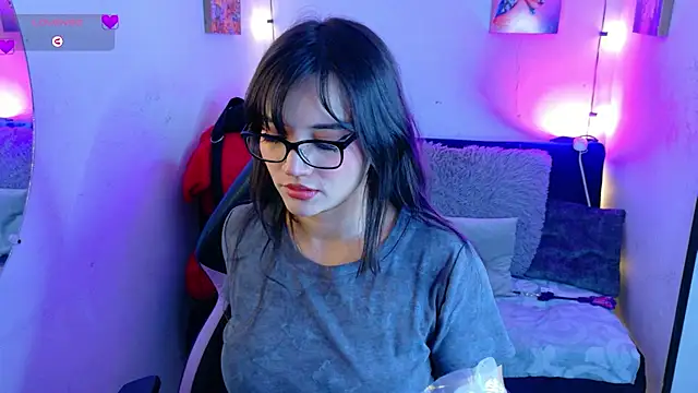 Snapshot of MiaVelvetDoll chatting on October 6, 2025, 1:23 pm MiaVelvetDoll online show from October 6, 2025, 1:23 pm