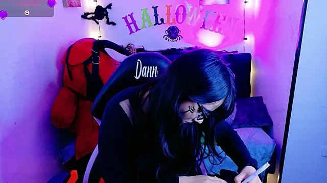 Snapshot of MiaVelvetDoll chatting on October 23, 2025, 2:05 pm MiaVelvetDoll online show from October 23, 2025, 2:05 pm