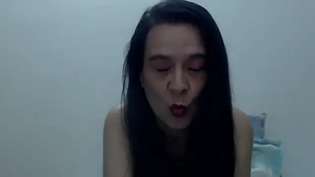 Aileendarkhot online show from November 6, 2025, 3:54 am