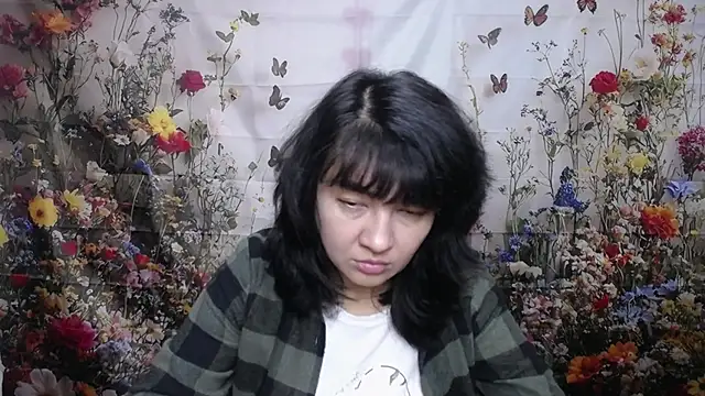 SelenaFly online show from October 17, 2025, 5:44 am