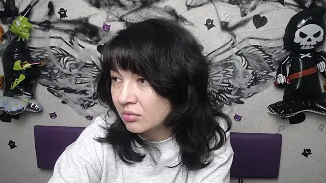 SelenaFly online show from November 3, 2025, 6:07 am