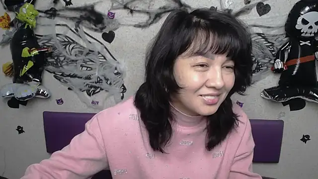 SelenaFly online show from October 30, 2025, 6:01 am