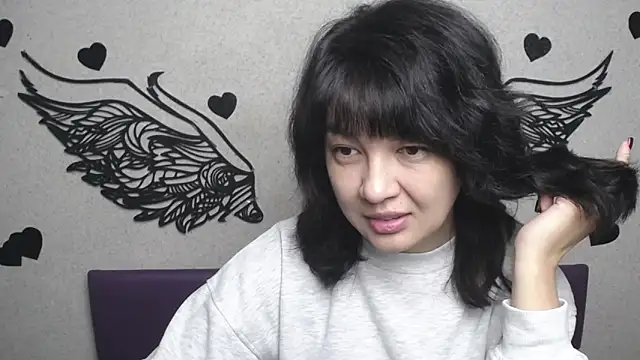 SelenaFly online show from October 6, 2025, 5:08 am