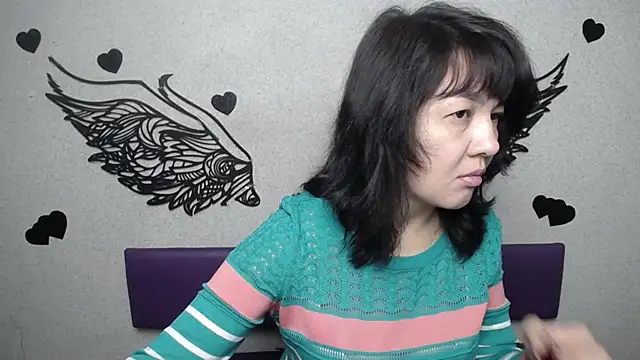 SelenaFly online show from September 26, 2025, 5:14 am