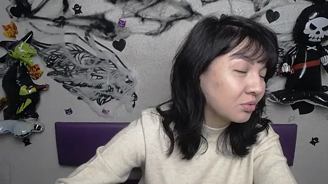 SelenaFly online show from October 29, 2025, 6:12 am