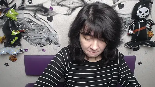 SelenaFly online show from October 24, 2025, 5:17 am