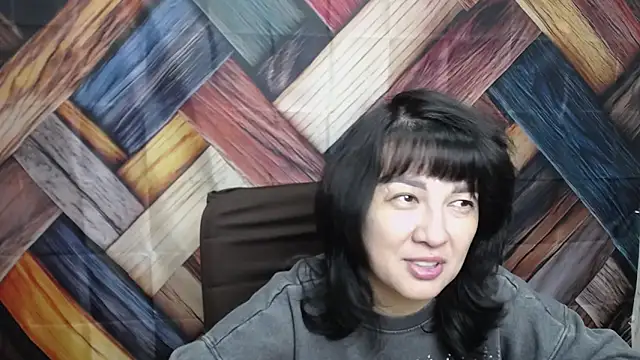 SelenaFly online show from October 18, 2025, 11:12 am