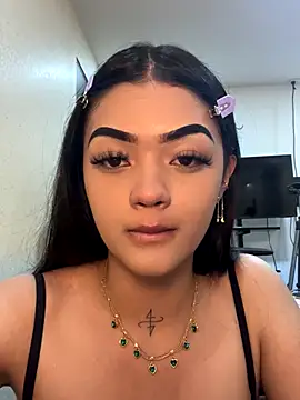 Snapshot of EmmaStonns chatting on October 25, 2025, 7:58 pm EmmaStonns online show from October 25, 2025, 7:58 pm