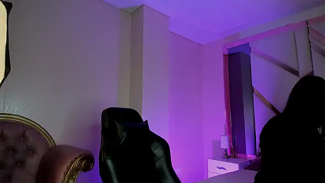 Snapshot of EmmaStonns chatting on September 10, 2025, 1:21 pm EmmaStonns online show from September 10, 2025, 1:21 pm