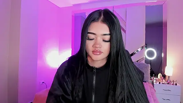 Snapshot of EmmaStonns chatting on October 2, 2025, 1:25 pm EmmaStonns online show from October 2, 2025, 1:25 pm