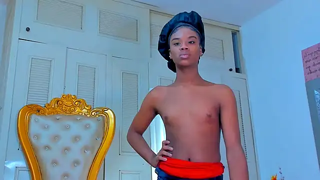 Snapshot of EbonyWildYou chatting on September 21, 2025, 12:32 pm EbonyWildYou online show from September 21, 2025, 12:32 pm