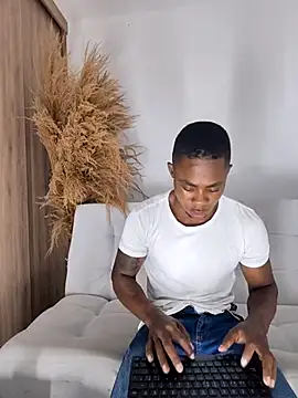 Snapshot of liambolt chatting on September 18, 2025, 2:58 am liambolt online show from September 18, 2025, 2:58 am