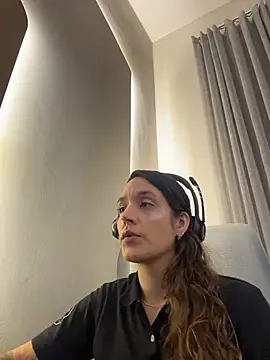 Sophia House  online show from February 3, 2026, 1:38 pm