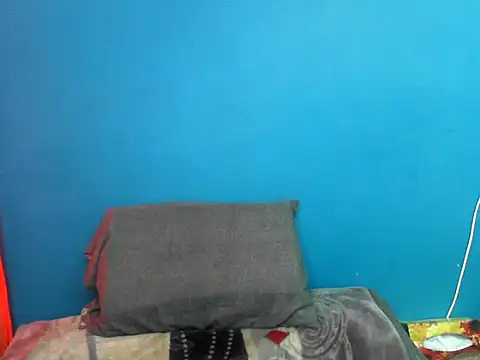 Snapshot of DarkQueen_94 chatting on October 1, 2025, 2:32 pm DarkQueen 94 online show from October 1, 2025, 2:32 pm