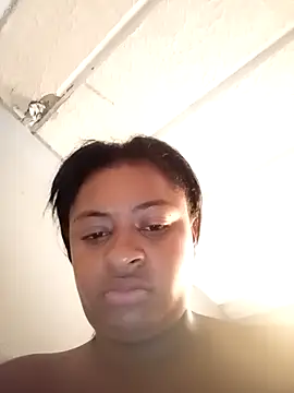 Caramelita1124 online show from September 18, 2025, 4:54 pm