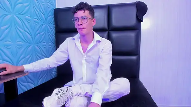 LittleMax23 online show from September 30, 2025, 12:00 pm