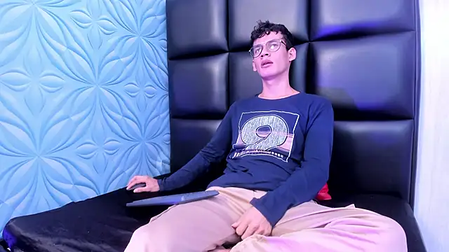 LittleMax23 online show from September 10, 2025, 12:15 pm