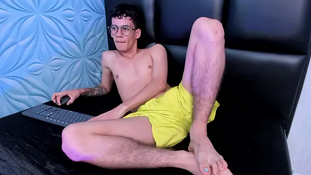 LittleMax23 online show from October 10, 2025, 11:55 am