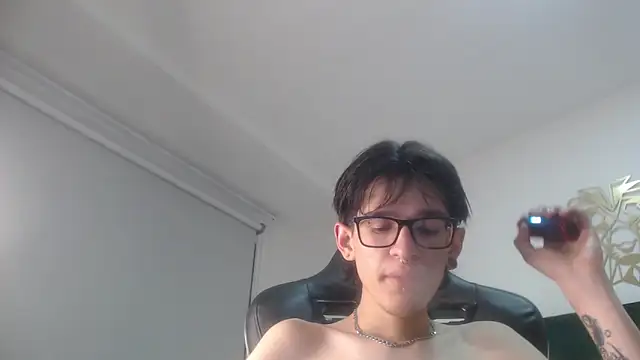 Snapshot of JAX25_OS chatting on October 8, 2025, 8:31 pm JAX25 OS online show from October 8, 2025, 8:31 pm