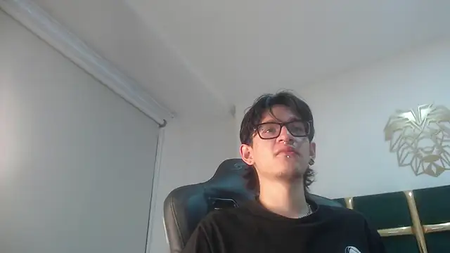 Snapshot of JAX25_OS chatting on October 19, 2025, 5:05 pm JAX25 OS online show from October 19, 2025, 5:05 pm