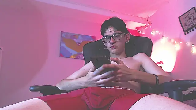 Snapshot of JAX25_OS chatting on November 4, 2025, 8:45 pm JAX25 OS online show from November 4, 2025, 8:45 pm