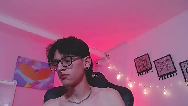 Snapshot of JAX25_OS chatting on September 29, 2025, 9:31 pm JAX25 OS online show from September 29, 2025, 9:31 pm