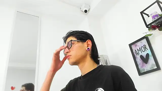 Snapshot of JAX25_OS chatting on October 4, 2025, 7:37 pm JAX25 OS online show from October 4, 2025, 7:37 pm