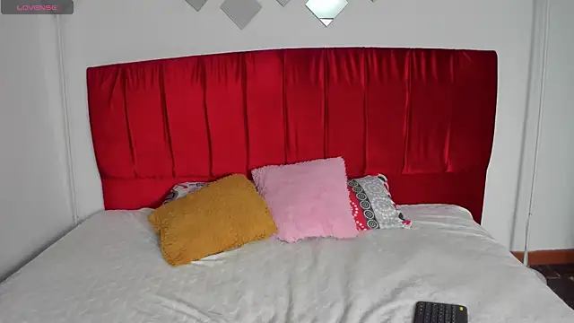 Electra  moon online show from December 5, 2025, 8:39 pm